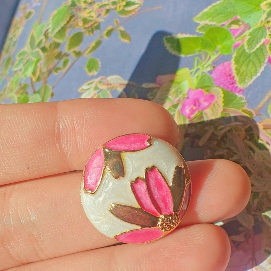 Pink gul enamel studs
