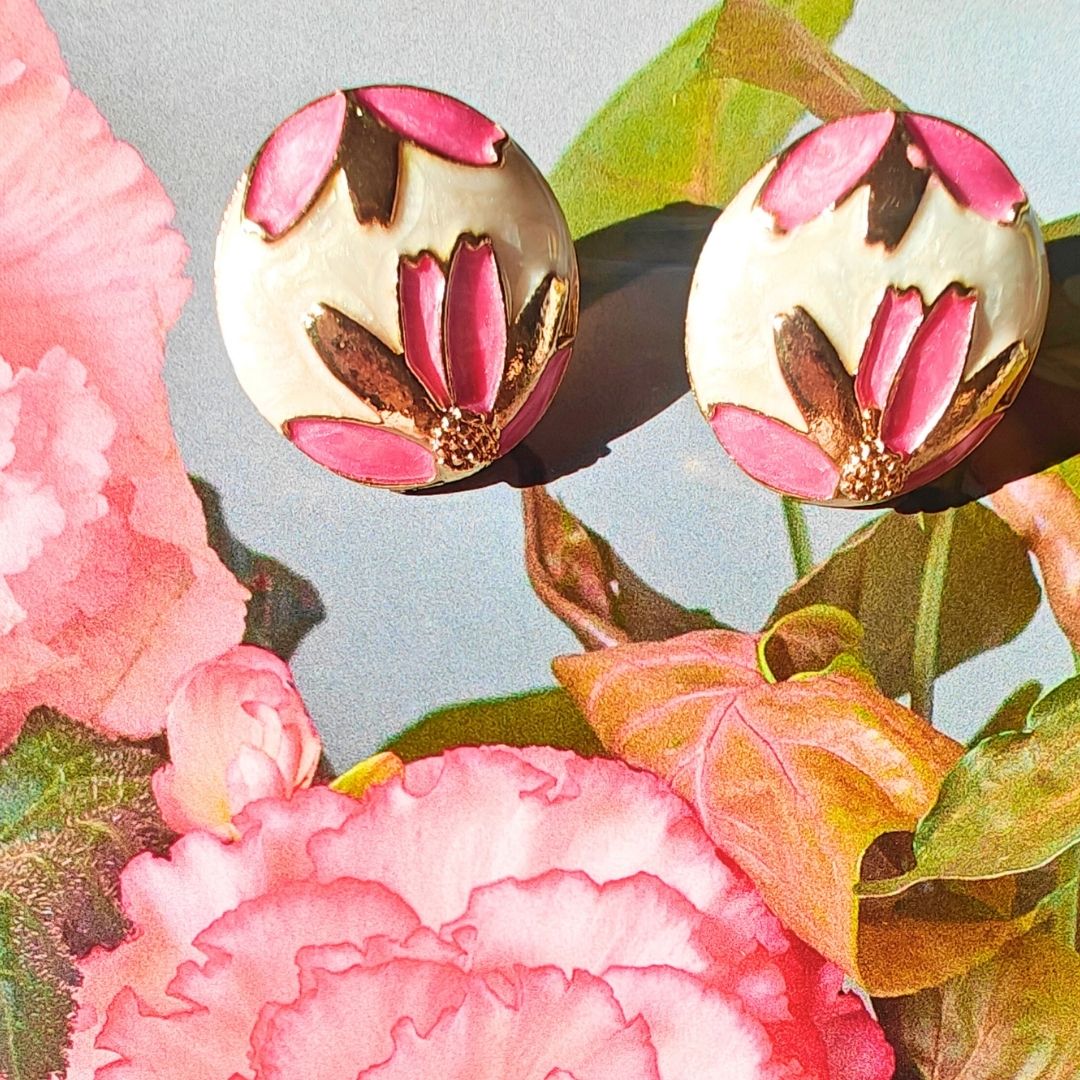 Pink gul enamel studs