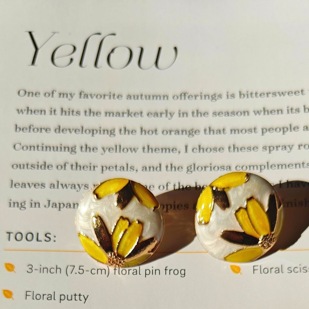 Yellow gul enamel studs