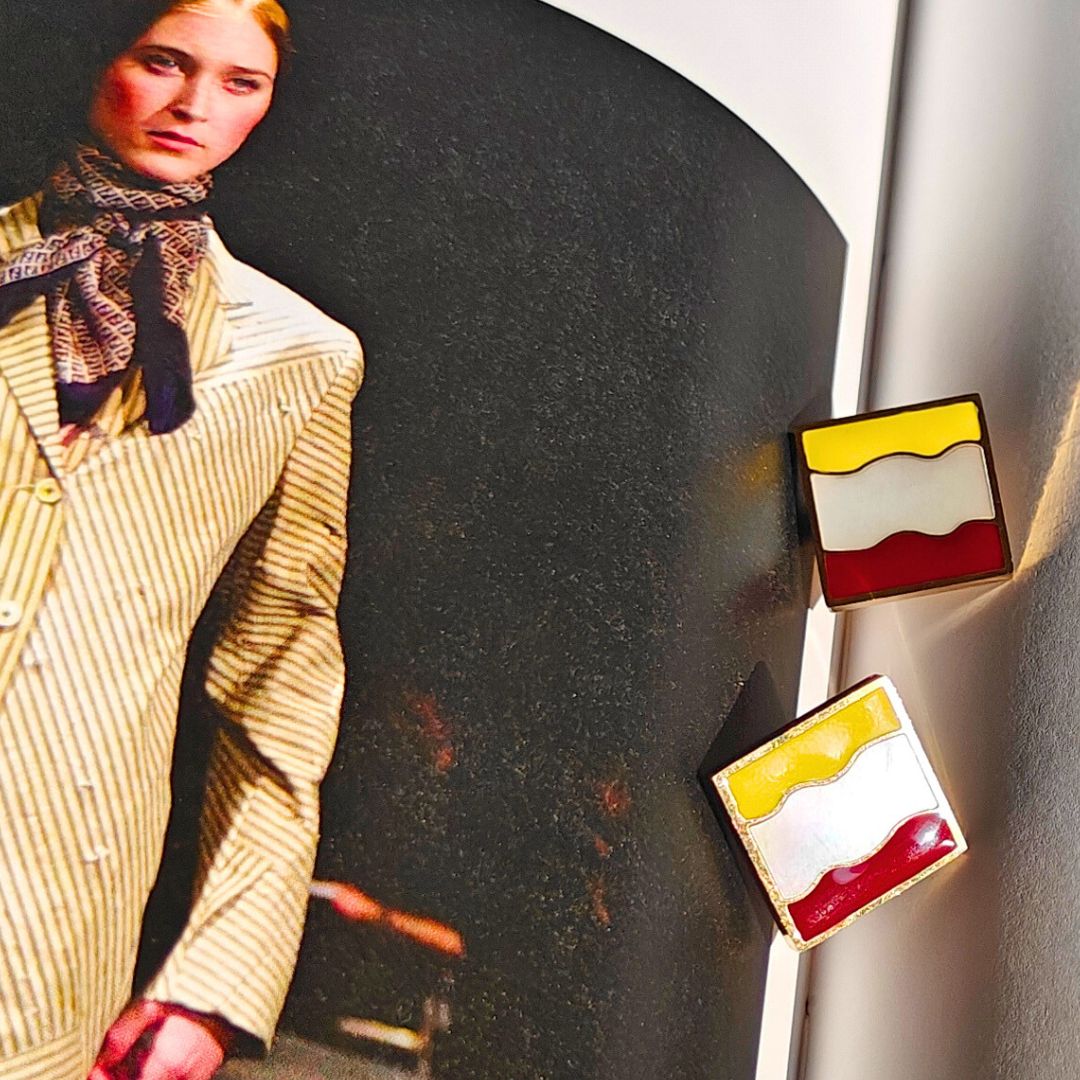 Tri color sleek enamel studs