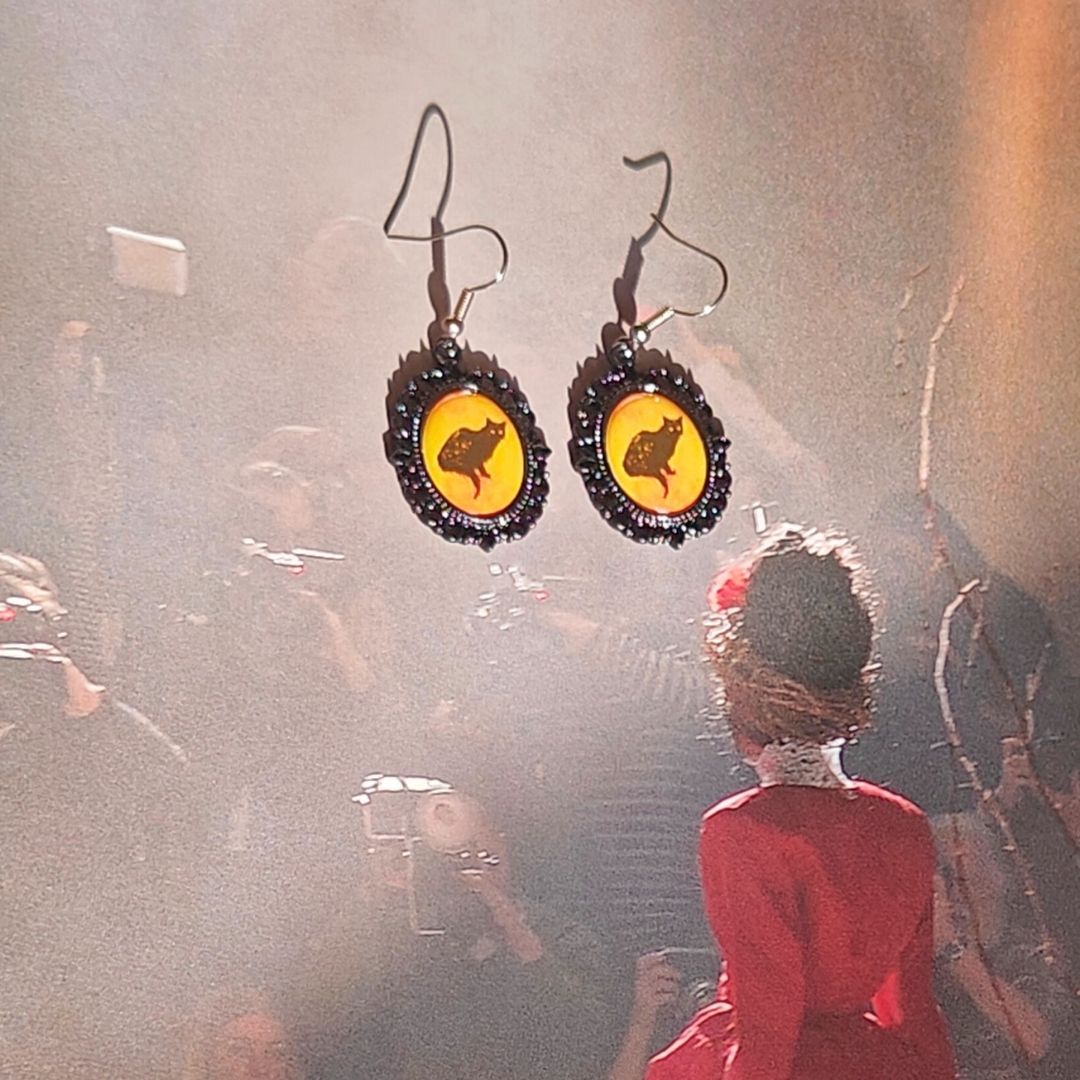 Black cat vintage earrings