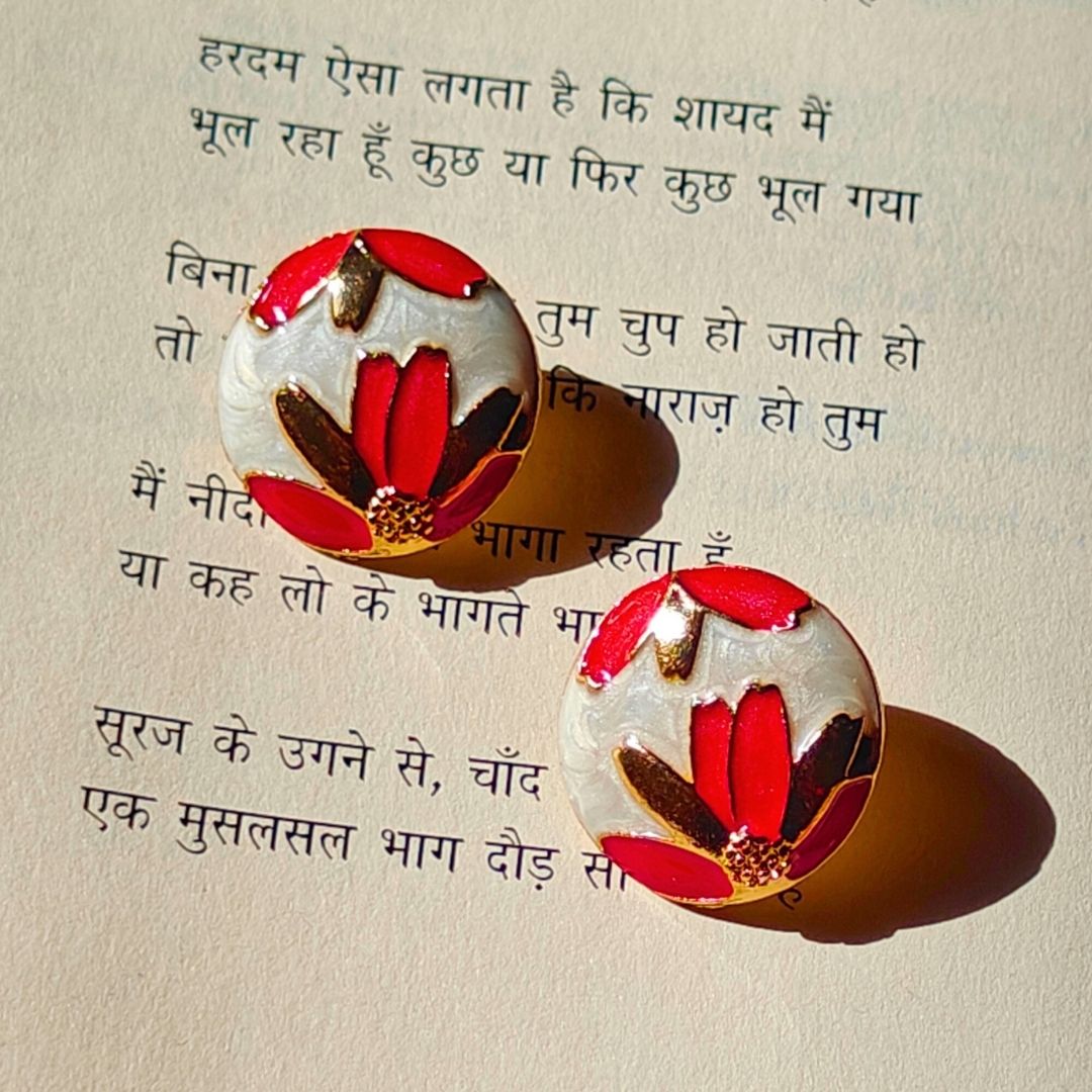 Red gul enamel studs