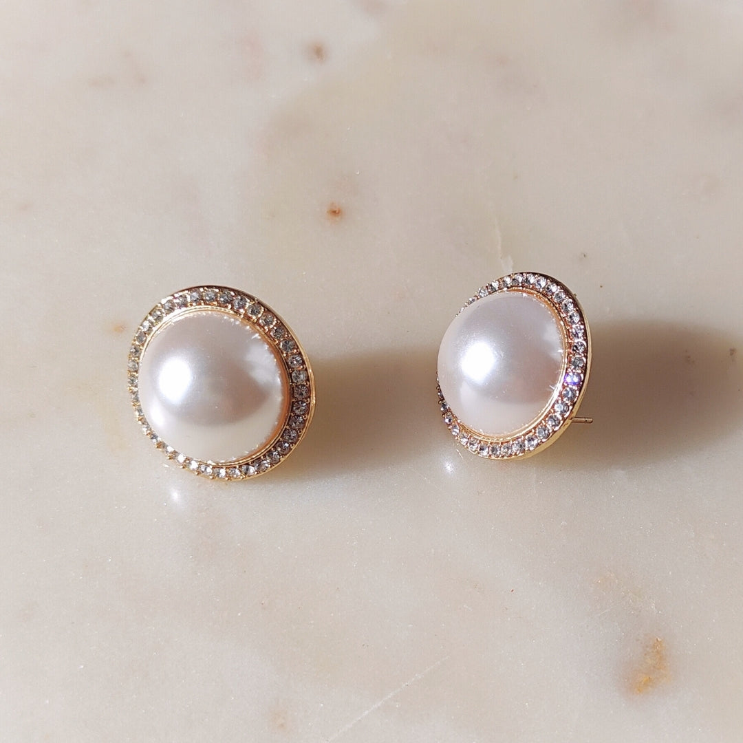 Pearl on you earrings