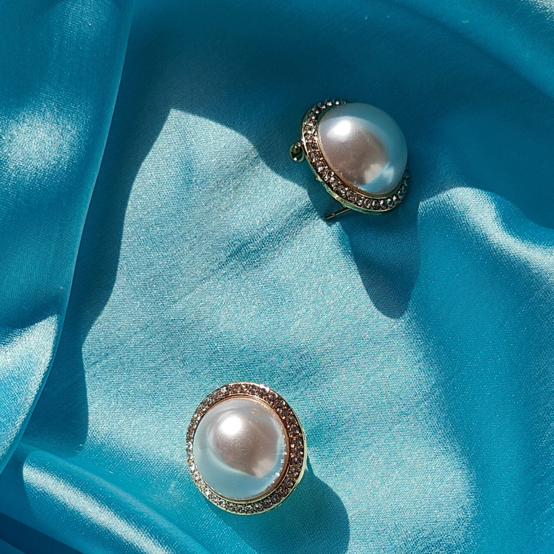 Pearl on you earrings