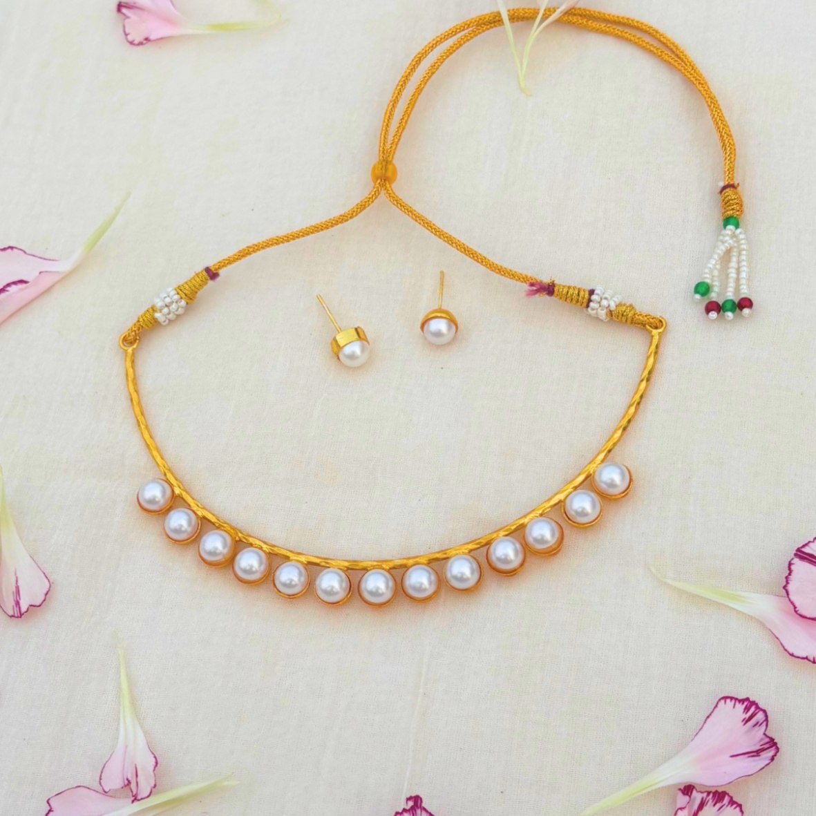 Anar Poetry Necklace Set