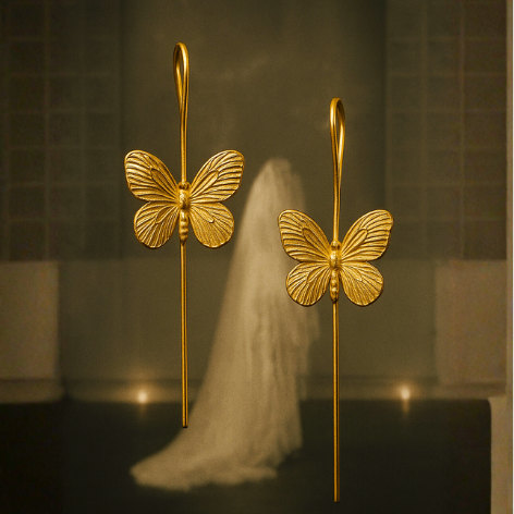 Madame Papillon Earcuff