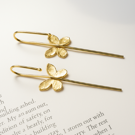 Madame Papillon Earcuff
