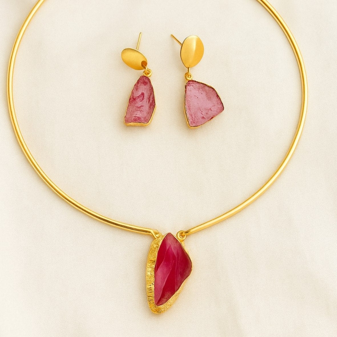 The Stones of the Past Necklace Set